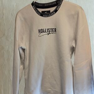 Hollister Men's Crewneck Sweatshirt in Off-White with Black Logo